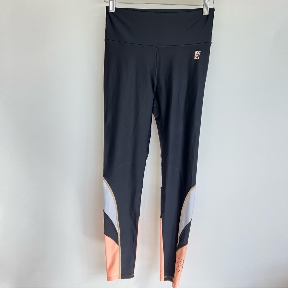 PE Nation All sports leggings Highrise in black/peach - Picture 3 of 10